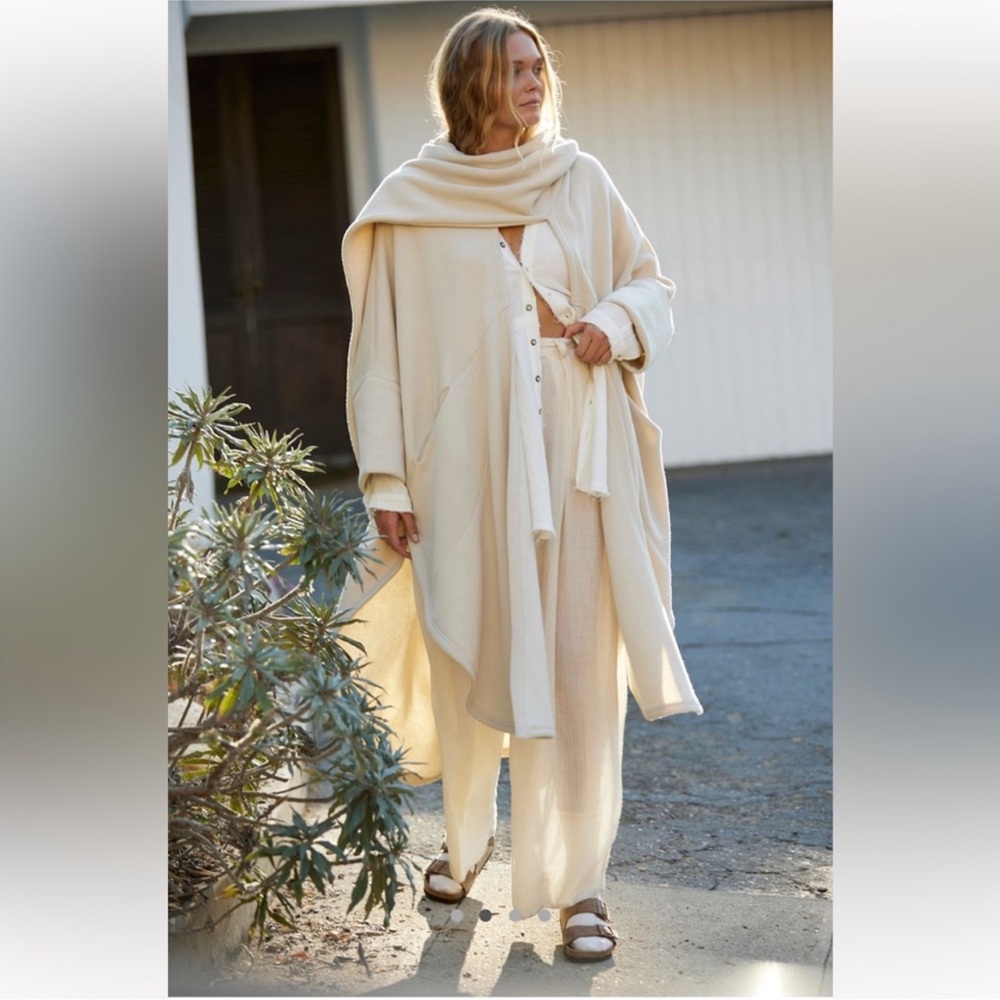 Free People In flight Poncho - Picture 2 of 11